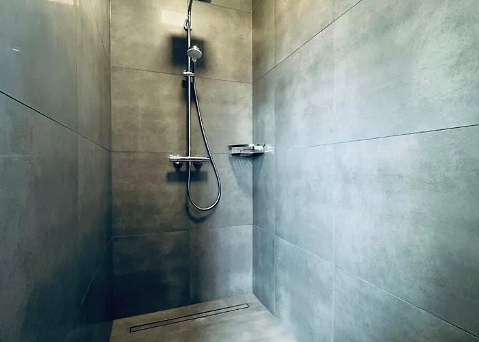 Luxus-villa In Idyllischer Lage *